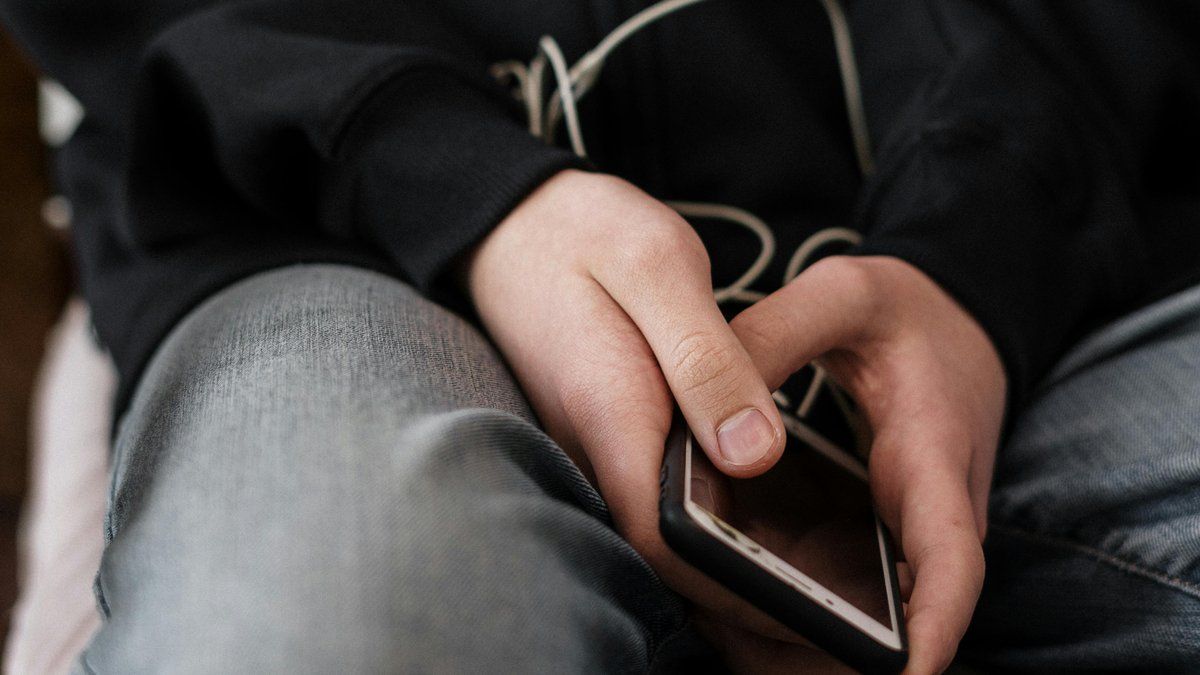 Un adolescent victime d'horribles violences après avoir partagé une photo intime