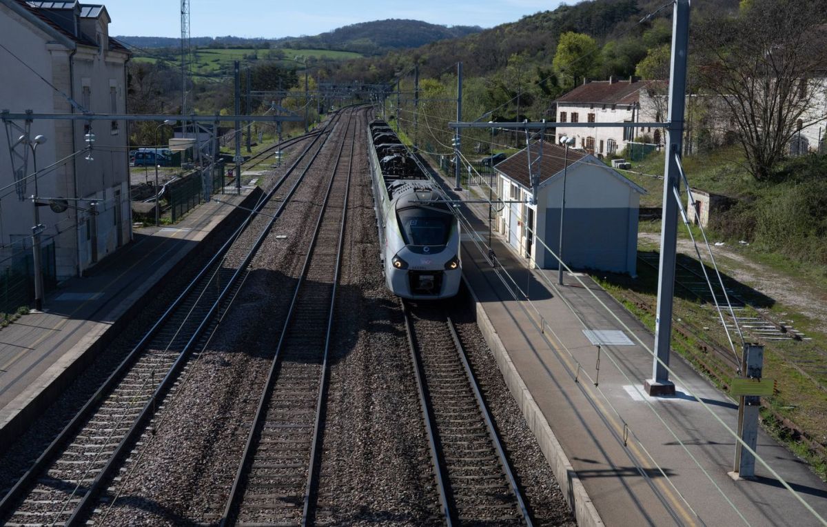 circulation SNCF paralysée : un accident tragique à Mâcon plonge les passagers dans le chaos