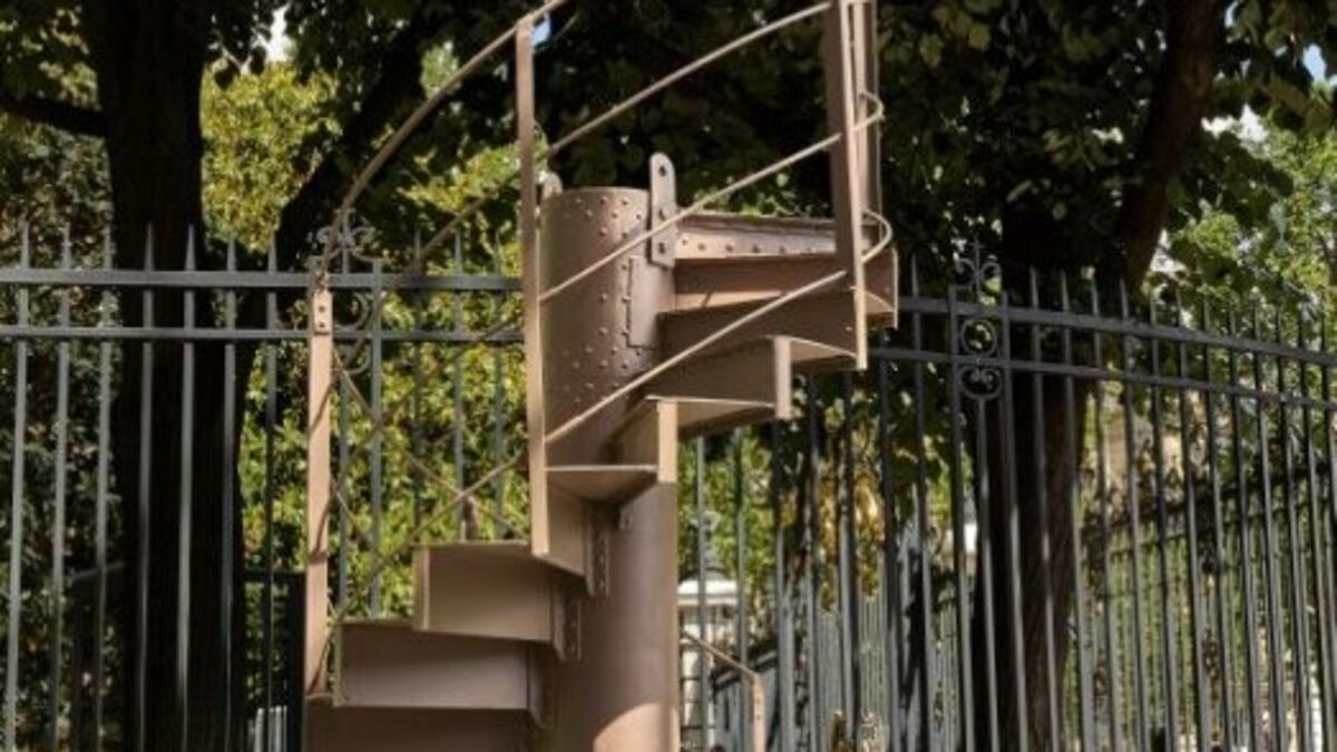 Un morceau de l'histoire de France vendu à prix d'or : 450 160 euros pour un escalier de la tour Eiffel