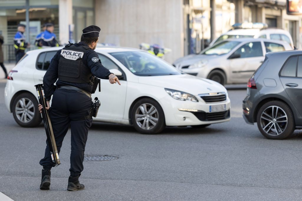Un incident impliquant le père d’une ministre soulève des questions