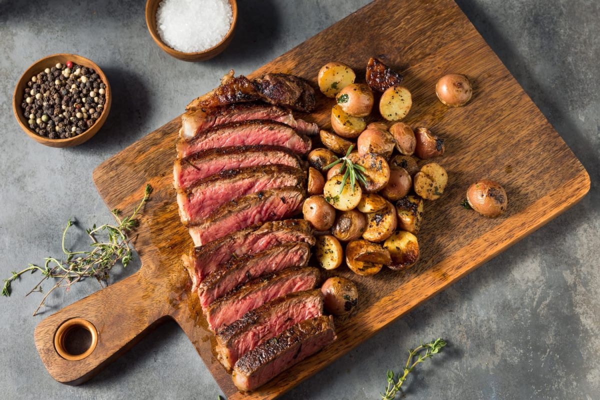 préparez un rôti de bœuf en croûte de sel pour le nouvel an