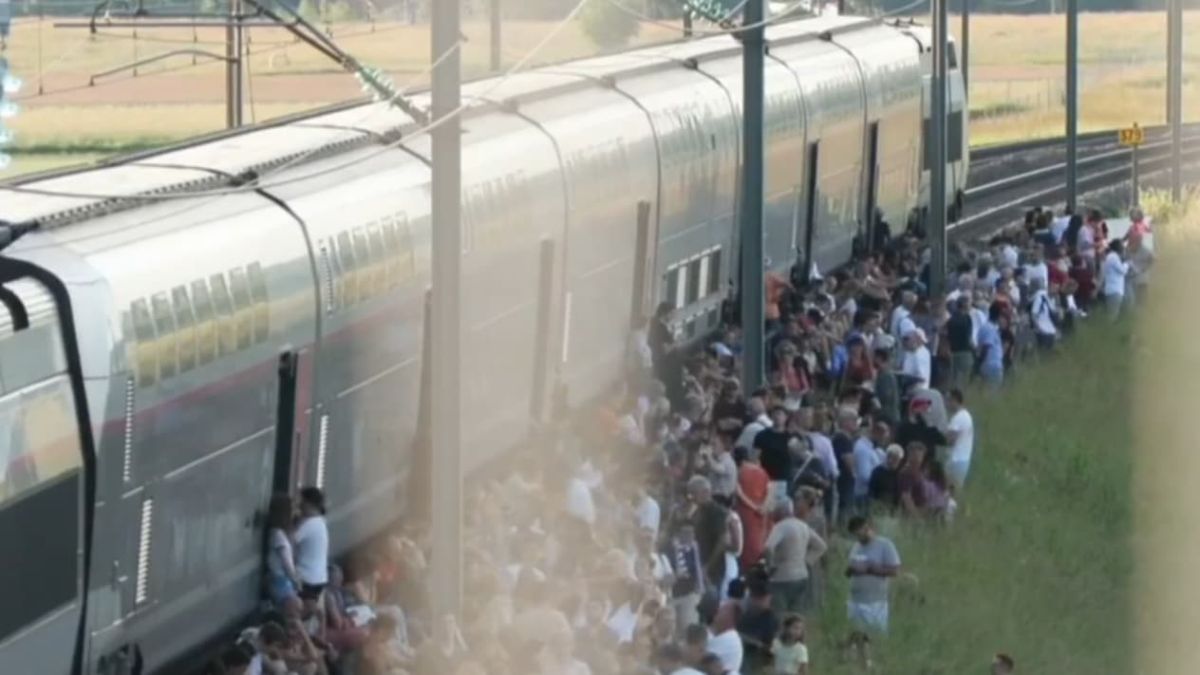 SNCF annule l'amende d'une passagère pour avoir ouvert une issue de secours en pleine chaleur