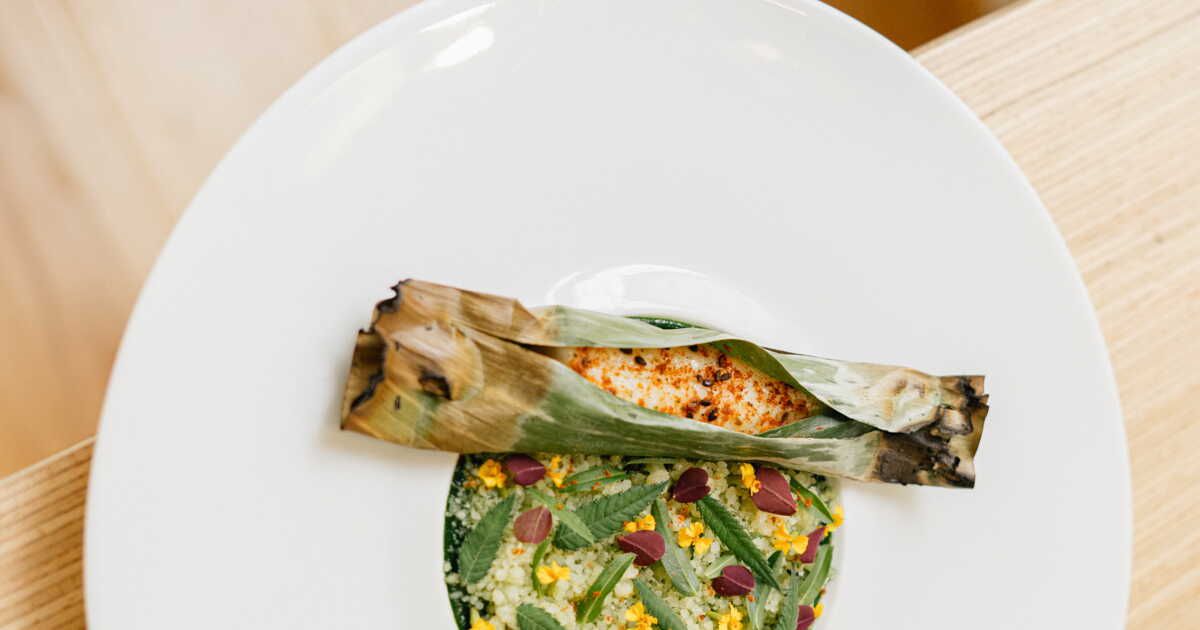 la technique innovante de mory sacko pour cuire le poisson en papillote