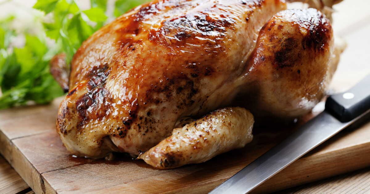 L'astuce de Cyril Lignac pour un poulet rôti irrésistiblement croustillant