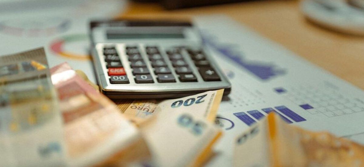 Un combat judiciaire pour une mère en difficulté face à la CAF