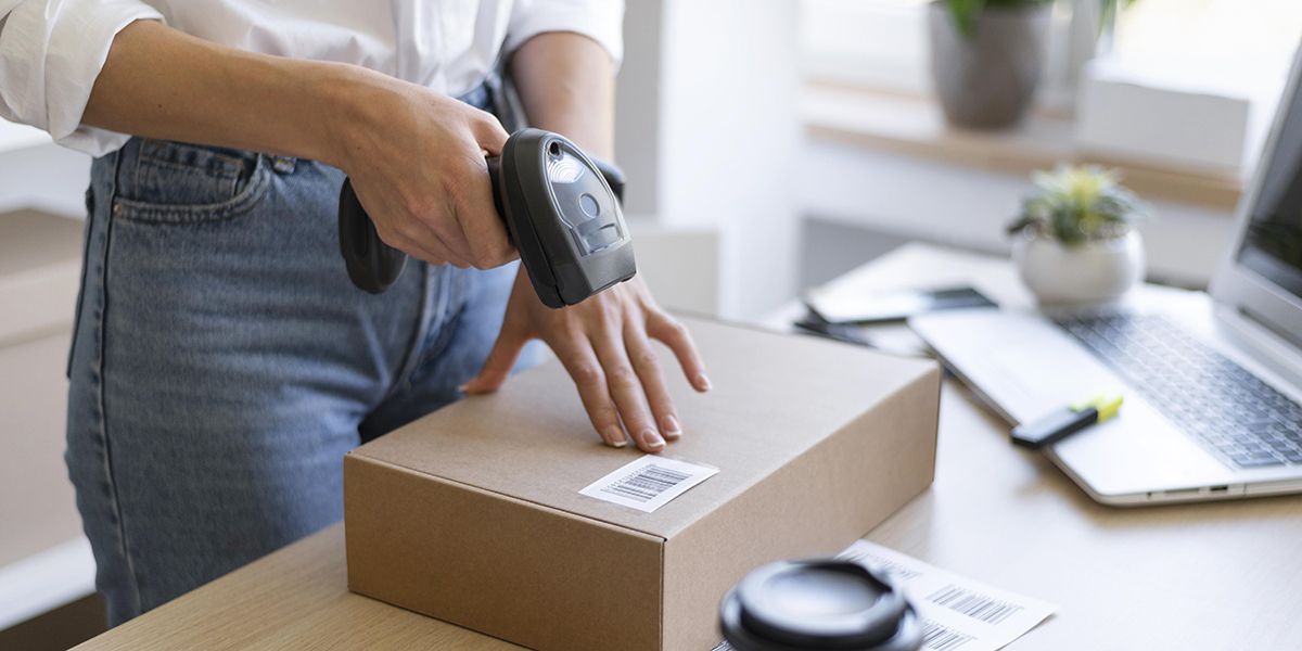 Devenir relais colis : conditions et revenus pour les particuliers