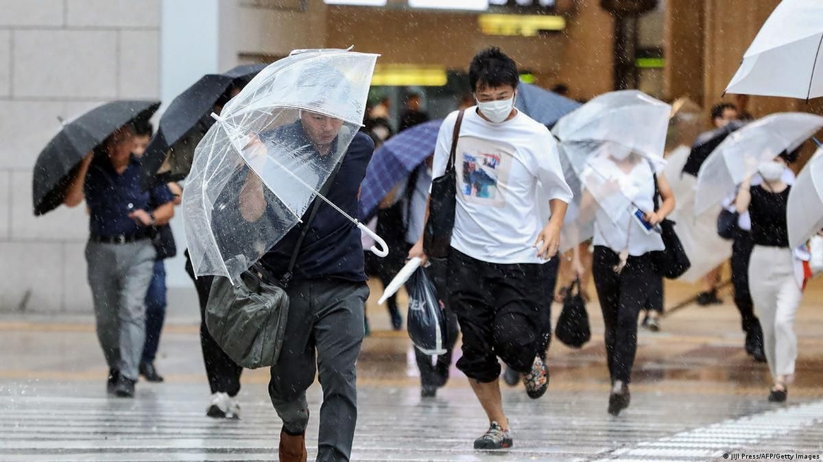 Une tempête tropicale ravage le Japon : évacuations massives et blessés