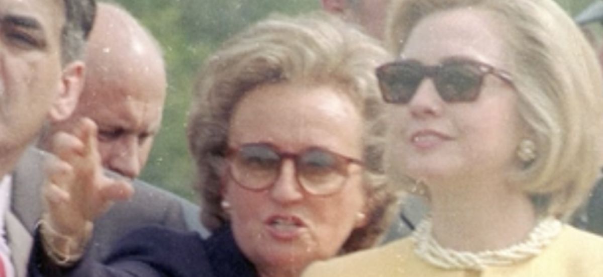 Hillary Clinton rend hommage à Bernadette Chirac, une source d'inspiration