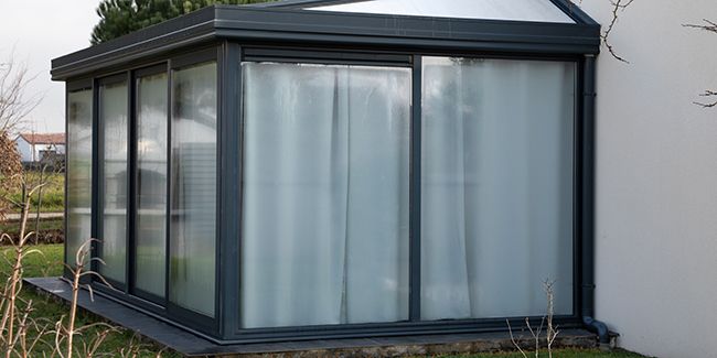 La véranda préfabriquée : un choix intelligent pour votre maison