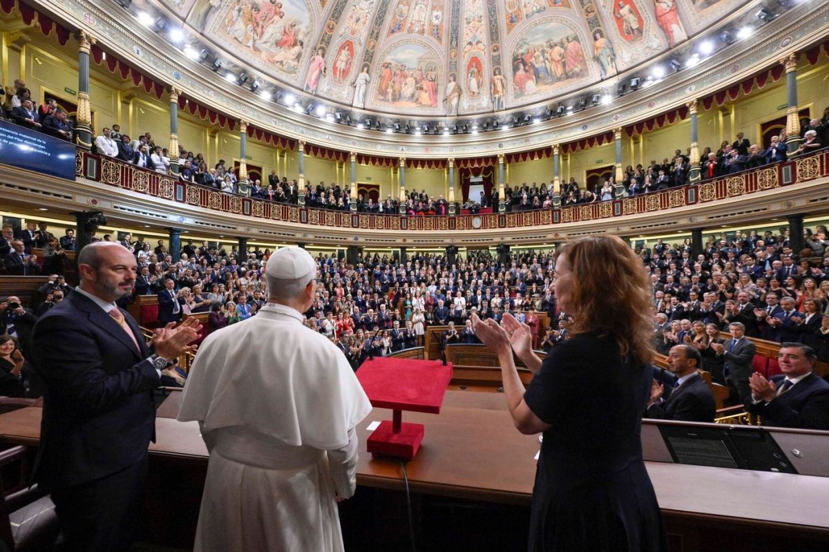 Léon XIV s'exprime à Madrid : un discours historique au cœur de la dignité humaine