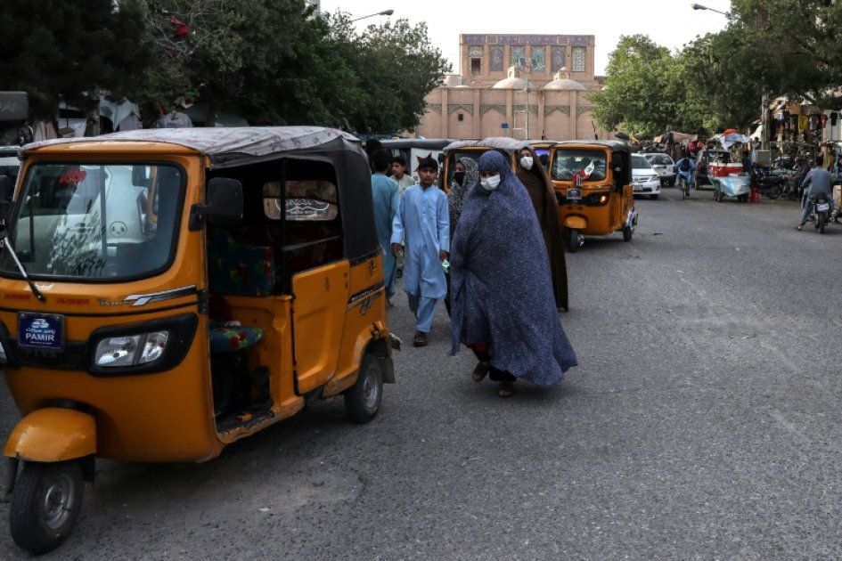 Des voix pour les droits des femmes : la police afghane interfère à Herat