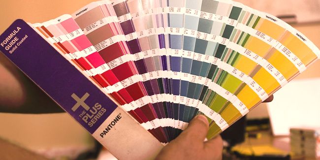Pantone, RAL et NCS : explorer les nuances des nuanciers de couleurs