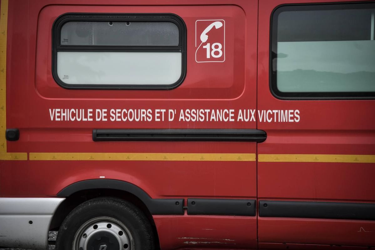 Accident nocturne à Sallespisse : un conducteur gravement blessé après avoir percuté un arbre