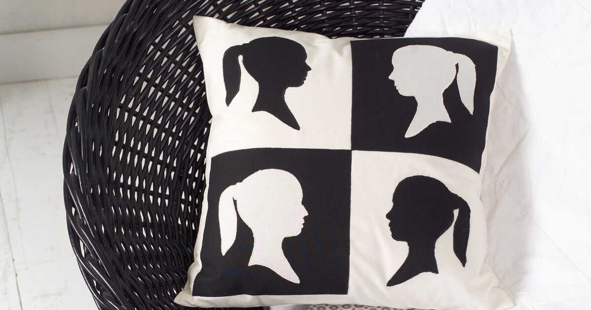Couture : un coussin graphique en noir et blanc
