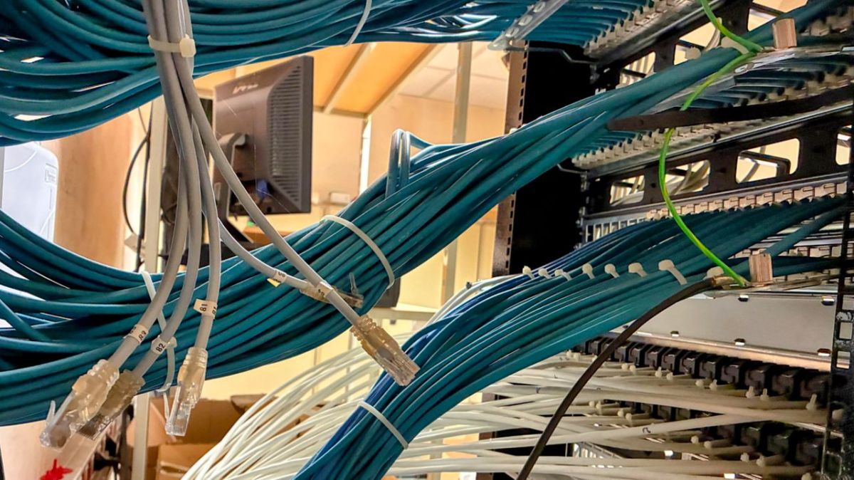 Panne d'Internet à Poitiers : des habitants en colère face à une situation sans fin