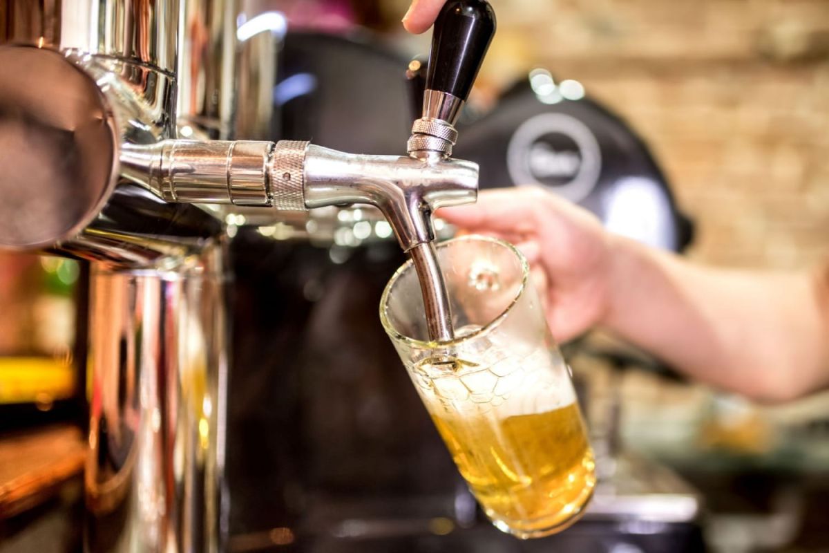 les bars lillois à l'assaut de la bière à prix cassés