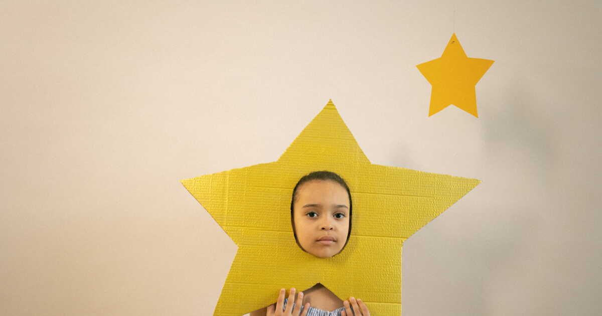 Créez votre étoile lumineuse de Noël à petit prix : un DIY simple et rapide