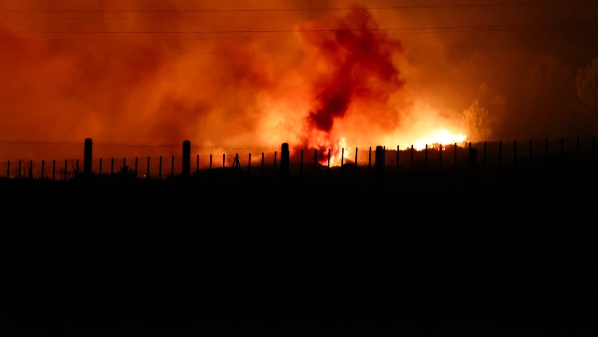 Un incendie menaçant près de Thessalonique : des usines ravagées et des évacuations massives