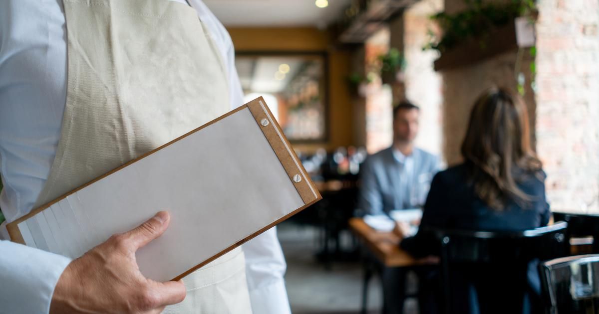 Pourquoi vaut-il mieux refuser la première table qu’on nous propose au restaurant ?