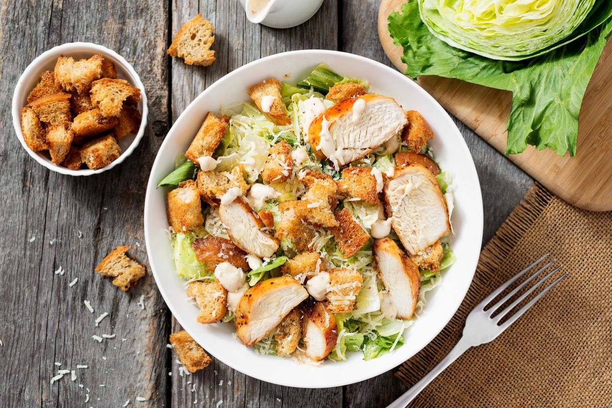Une diététicienne réinvente la salade César healthy et savoureuse